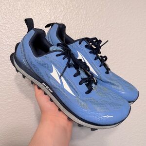 Alta Superior 3.5 Trail Running / Hiking Shoes in Blue and Navy - Women’s 9.5